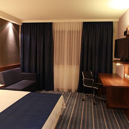 Holiday Inn Express Strasbourg - Sud, An Ihg Hotel Geispolsheim Room photo